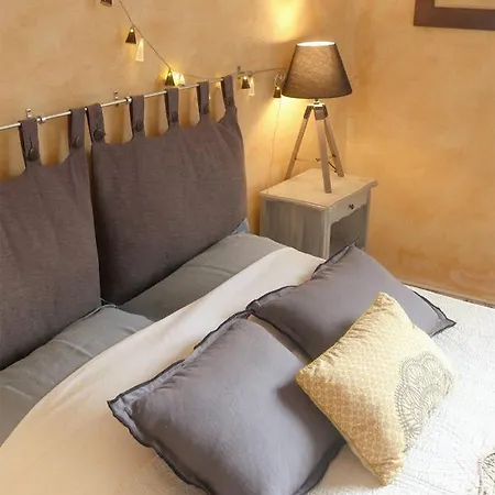 Lou Candelou Bed & Breakfast